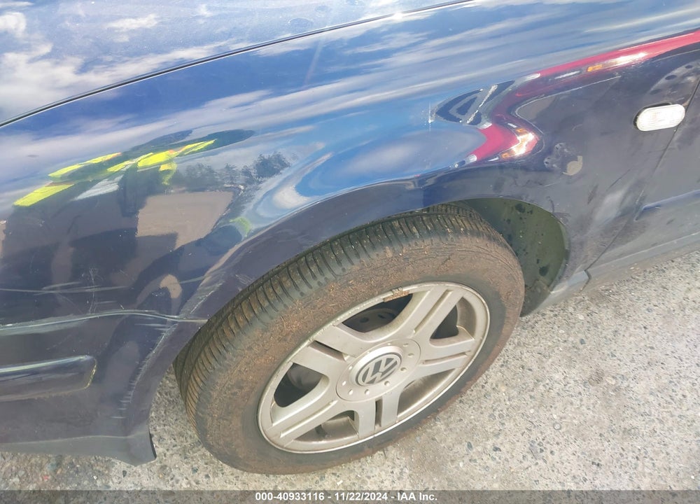 2001 VOLKSWAGEN PASSAT GLX VIN: WVWLH63B71E032311