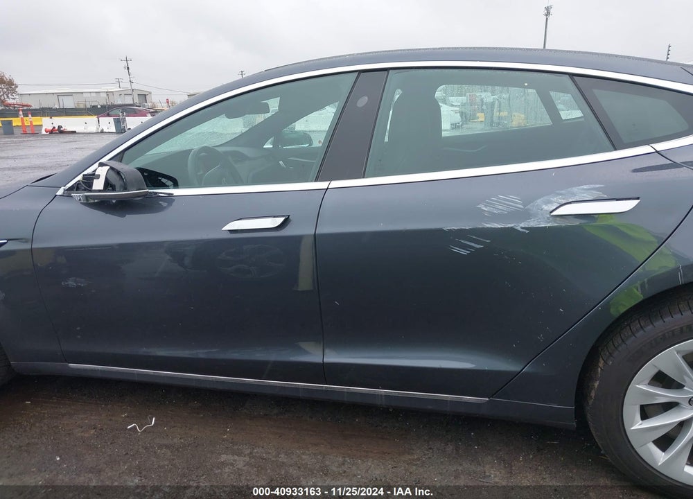 2018 TESLA MODEL S 100D/75D/P100D VIN: 5YJSA1E24JF298156