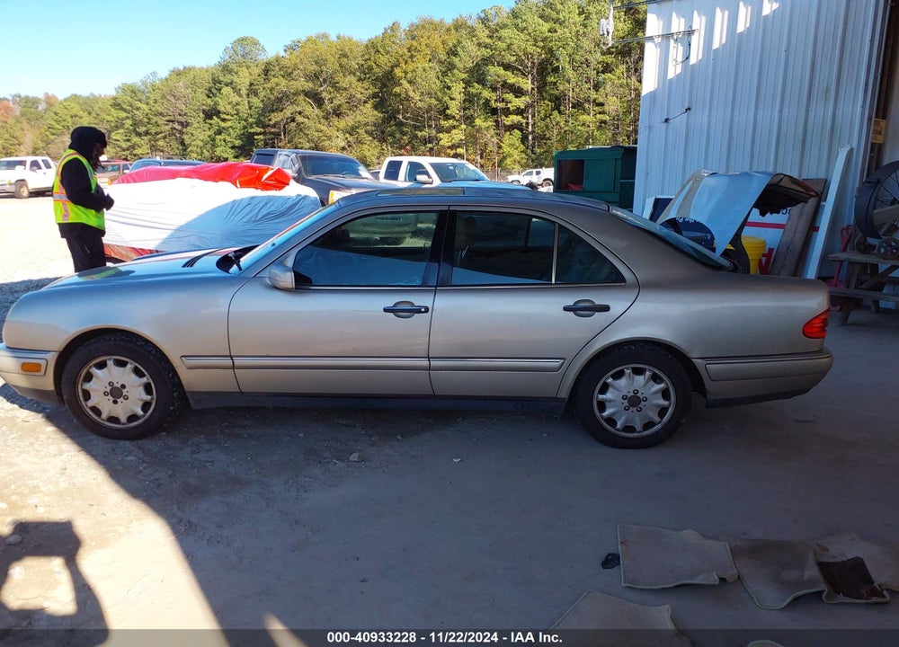 1999 MERCEDES-BENZ E 320 VIN: WDBJF65H3XA818085