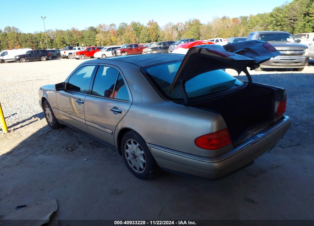 1999 MERCEDES-BENZ E 320 VIN: WDBJF65H3XA818085