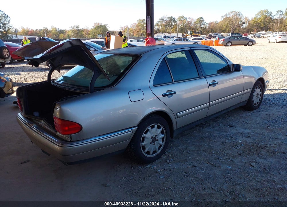 1999 MERCEDES-BENZ E 320 VIN: WDBJF65H3XA818085