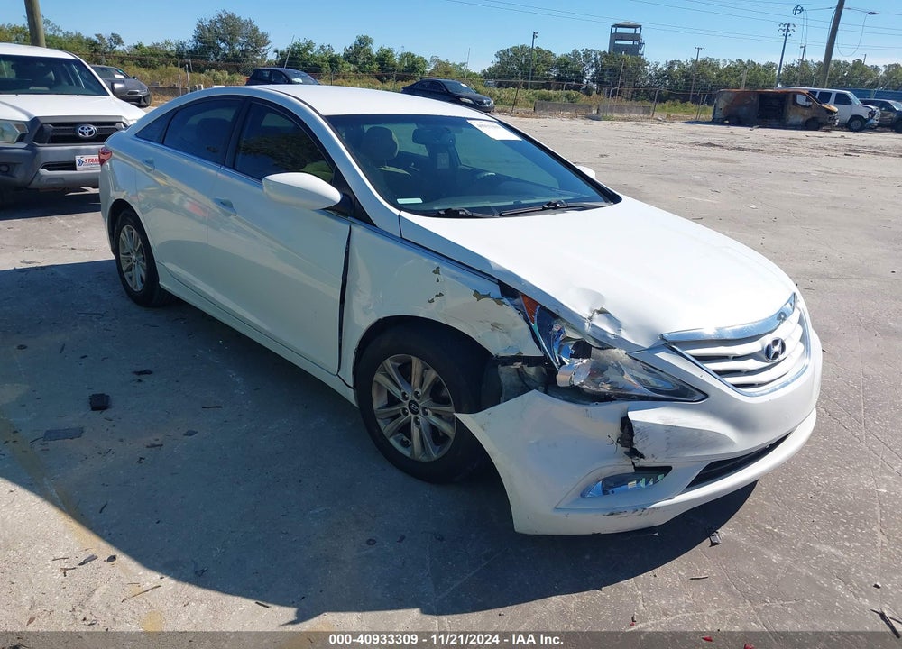 2013 HYUNDAI SONATA GLS VIN: 5NPEB4AC3DH752140