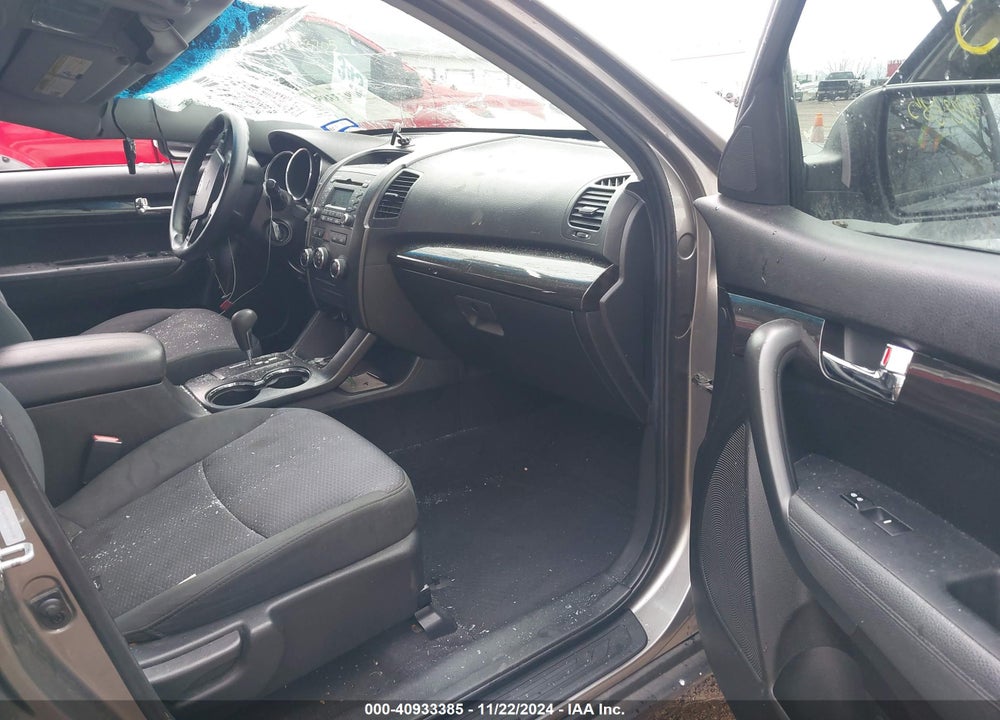 2013 KIA SORENTO LX VIN: 5XYKT3A18DG342238