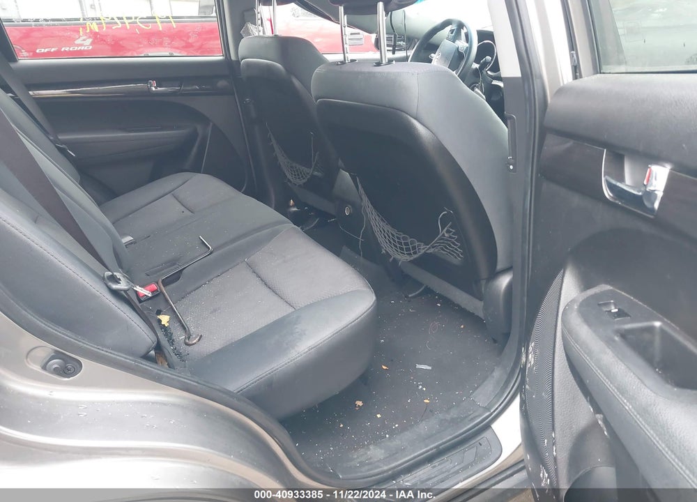 2013 KIA SORENTO LX VIN: 5XYKT3A18DG342238