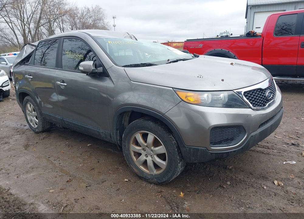 2013 KIA SORENTO LX VIN: 5XYKT3A18DG342238