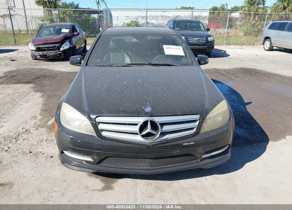2011 MERCEDES-BENZ C 300 LUXURY/SPORT VIN: WDDGF5EB1BR133861