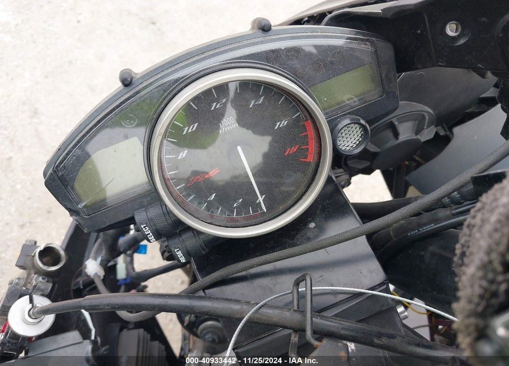 2015 YAMAHA YZFR6 VIN: JYARJ16E0FA033544
