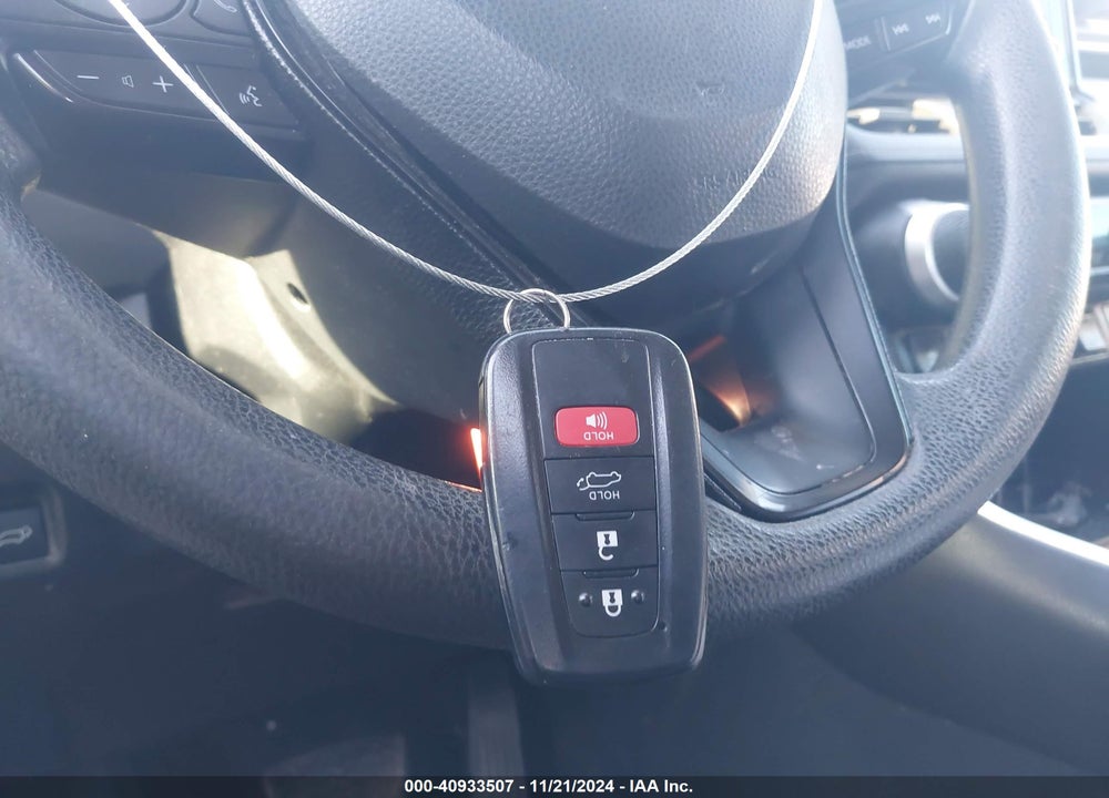 2019 TOYOTA RAV4 XLE VIN: JTMW1RFV8KD029367