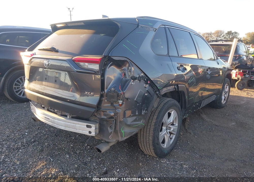 2019 TOYOTA RAV4 XLE VIN: JTMW1RFV8KD029367