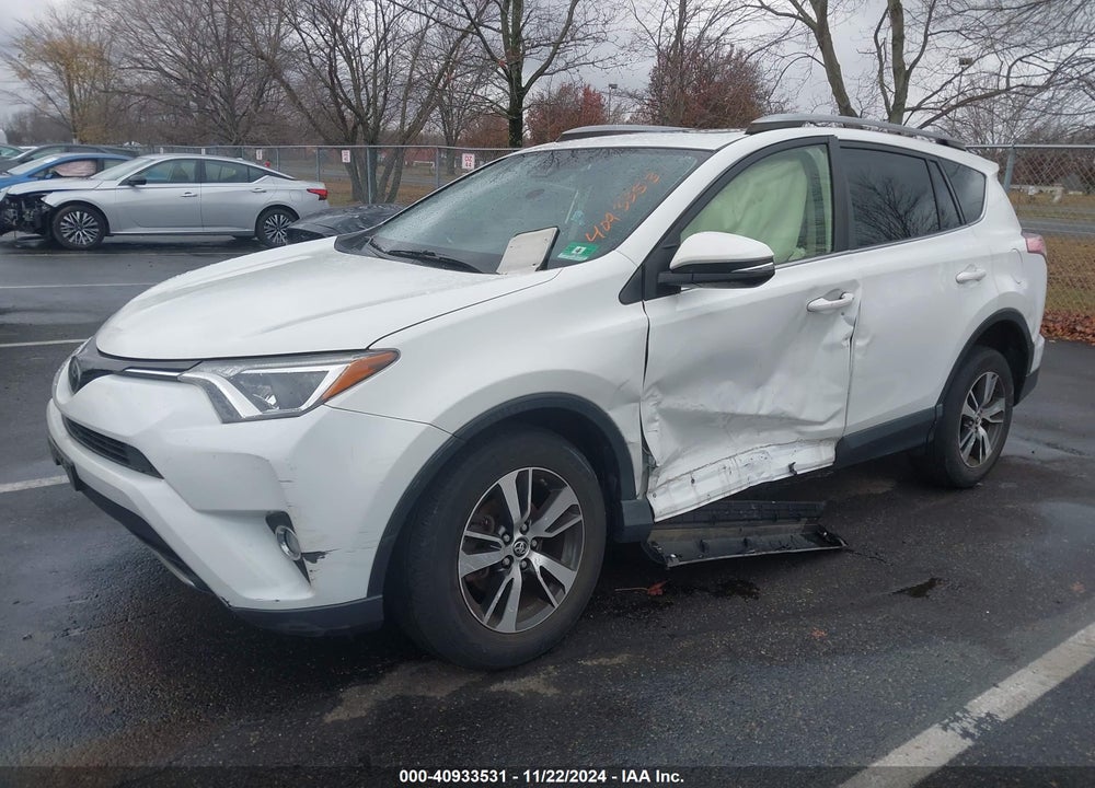 2018 TOYOTA RAV4 VIN: JTMRFREV1JD236858