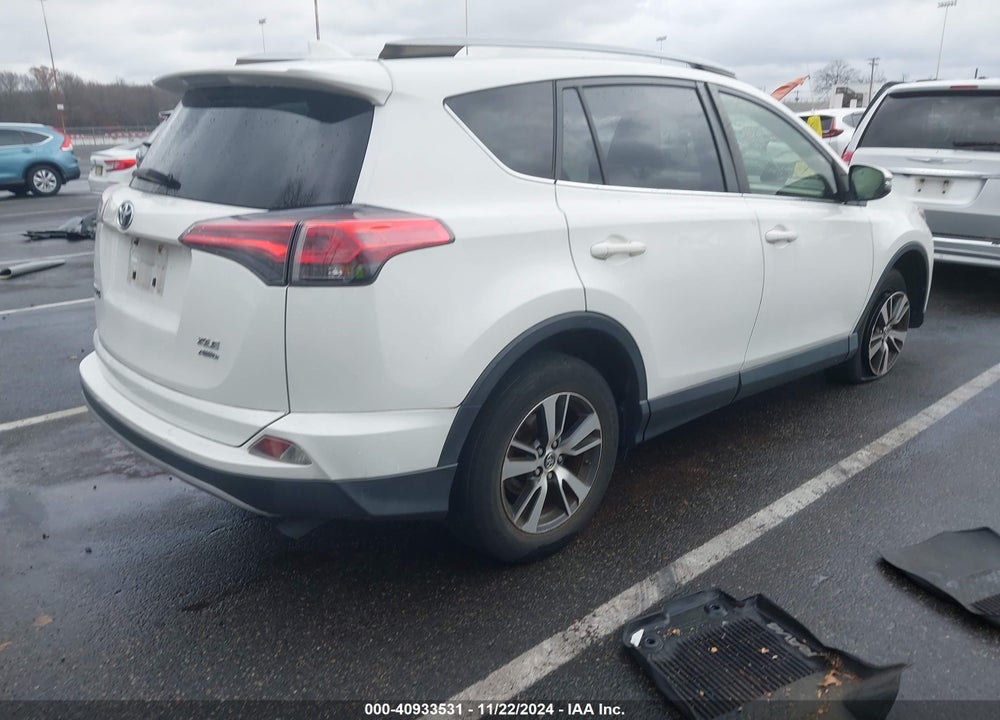 2018 TOYOTA RAV4 VIN: JTMRFREV1JD236858
