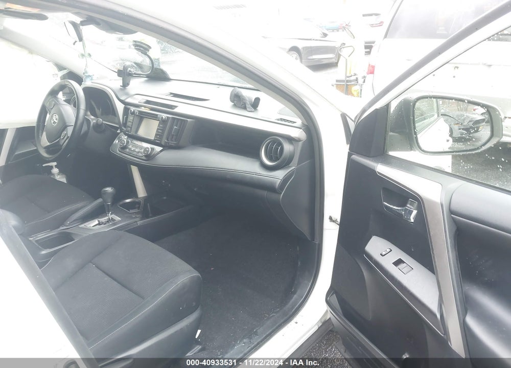 2018 TOYOTA RAV4 VIN: JTMRFREV1JD236858