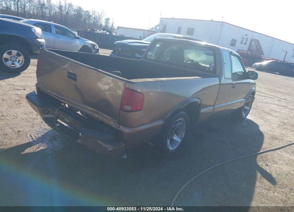 2003 CHEVROLET S-10 LS VIN: 1GCCS19X438113551