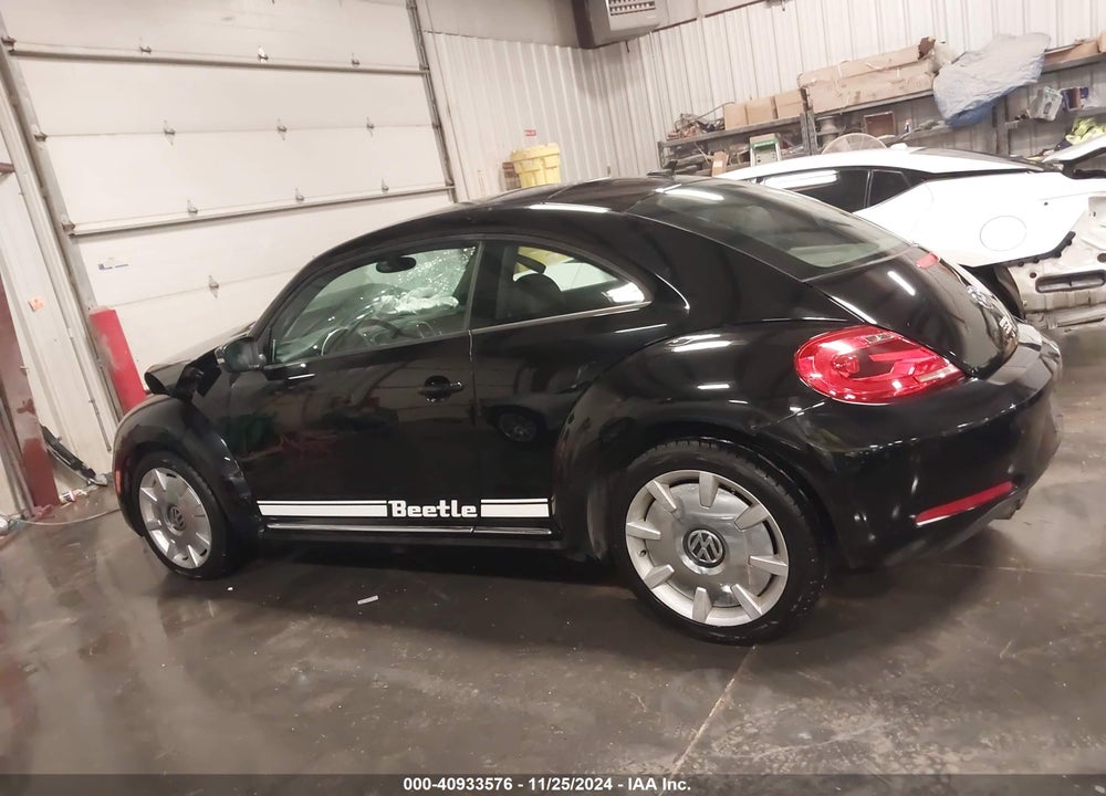 2012 VOLKSWAGEN BEETLE 2.5L VIN: 3VWJP7AT7CM611871