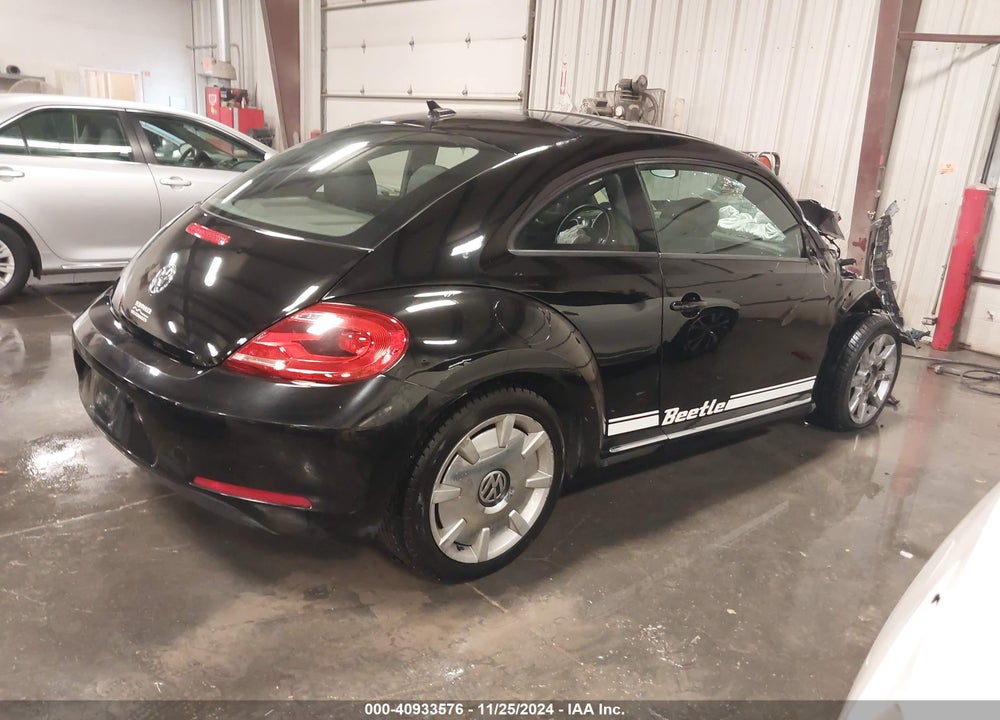 2012 VOLKSWAGEN BEETLE 2.5L VIN: 3VWJP7AT7CM611871