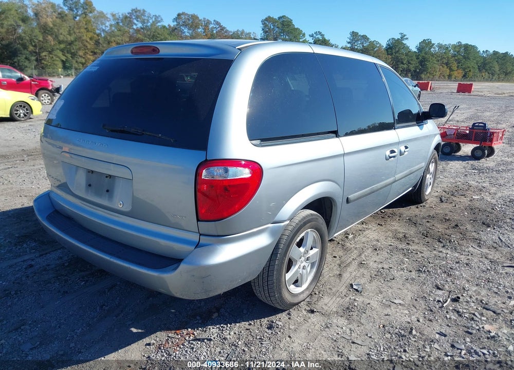 2005 DODGE CARAVAN SXT VIN: 1D4GP45R55B262068