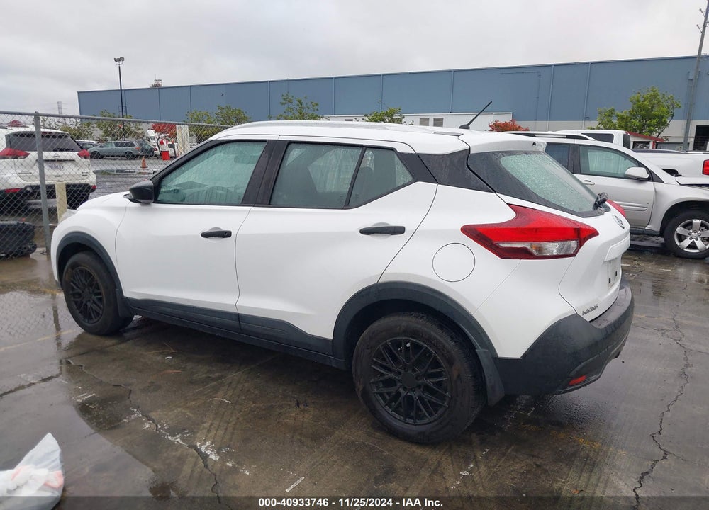 2018 NISSAN KICKS S VIN: 3N1CP5CU8JL516165