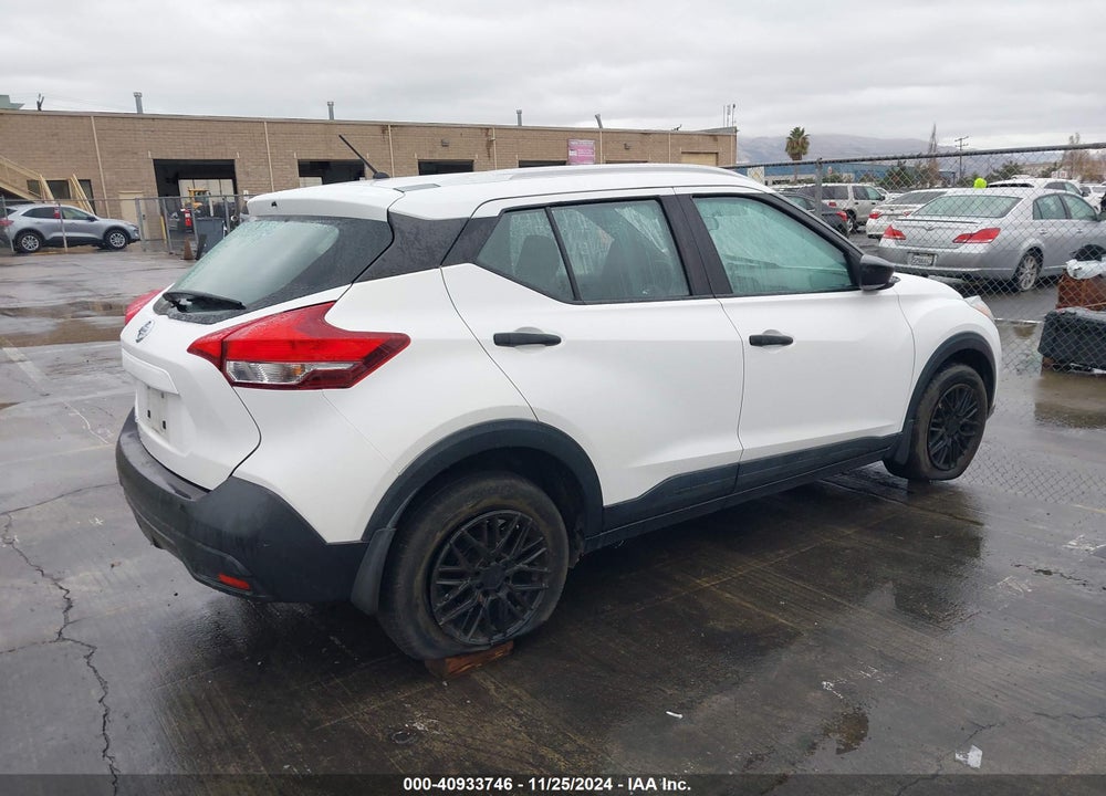 2018 NISSAN KICKS S VIN: 3N1CP5CU8JL516165