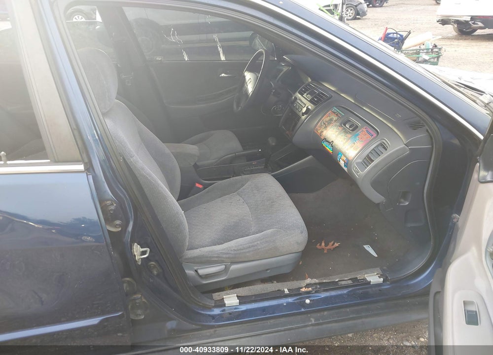 2001 HONDA ACCORD 2.3 LX VIN: 1HGCG66511A146497