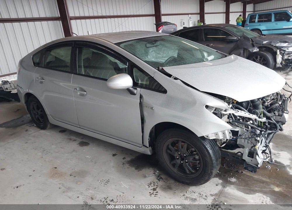 2013 TOYOTA PRIUS TWO VIN: JTDKN3DU6D0352871
