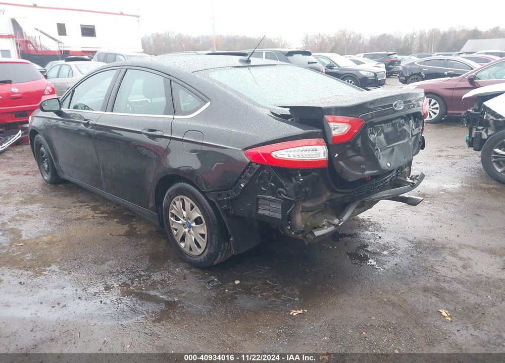 2013 FORD FUSION S VIN: 3FA6P0G72DR266107