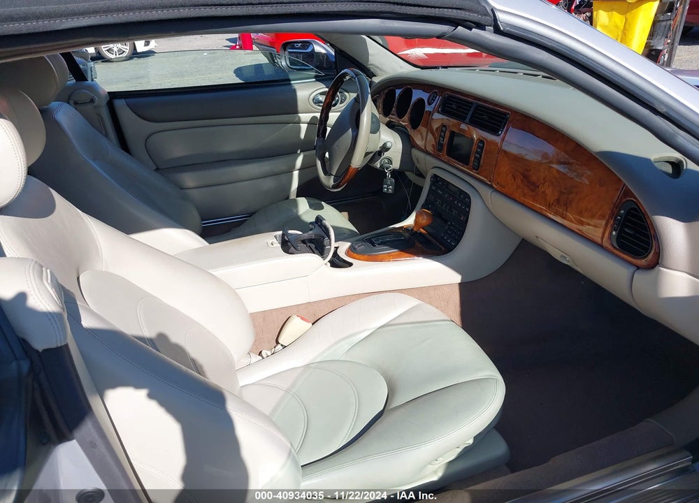2002 JAGUAR XKR VIN: SAJDA42B42PA24949