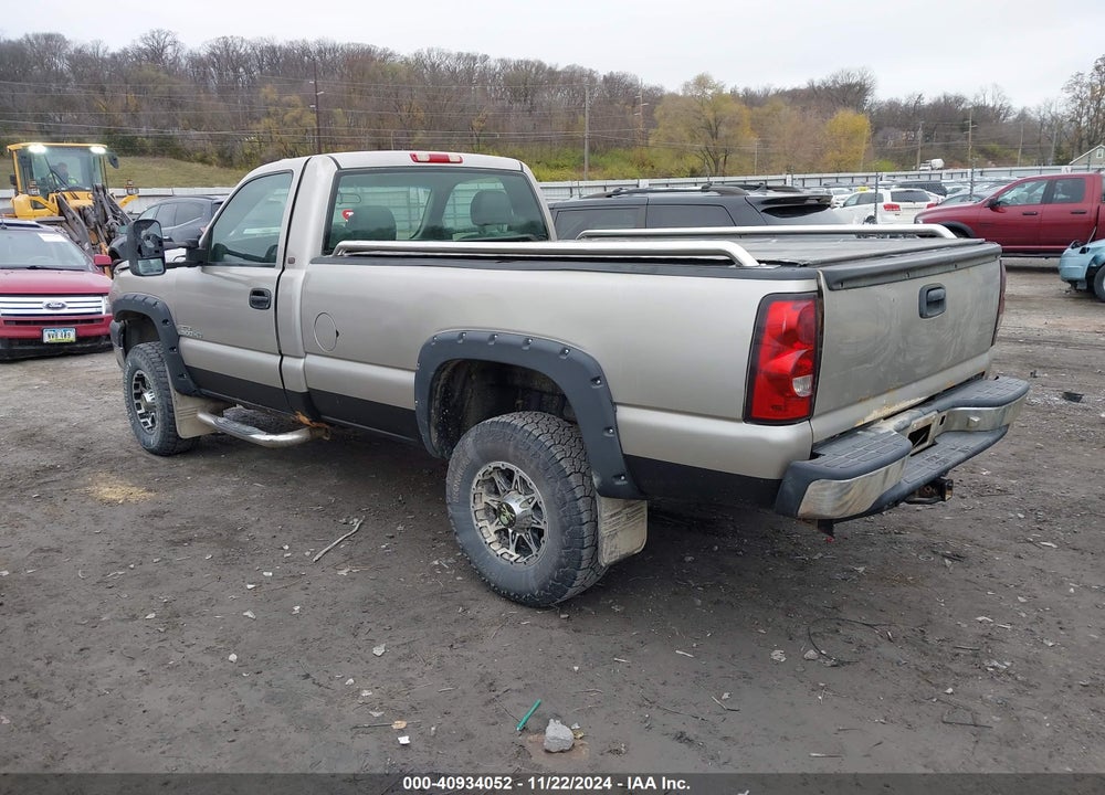 2005 CHEVROLET SILVERADO 2500HD WORK TRUCK VIN: 1GCHK24U65E156477