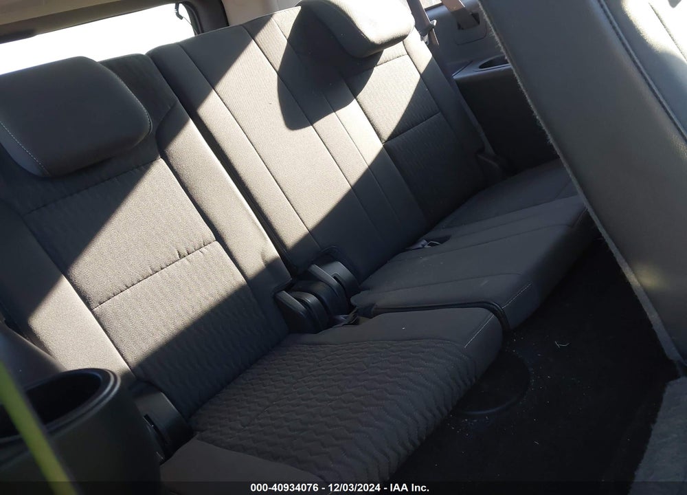 2017 CHEVROLET SUBURBAN LS VIN: 1GNSKGKC6HR338312