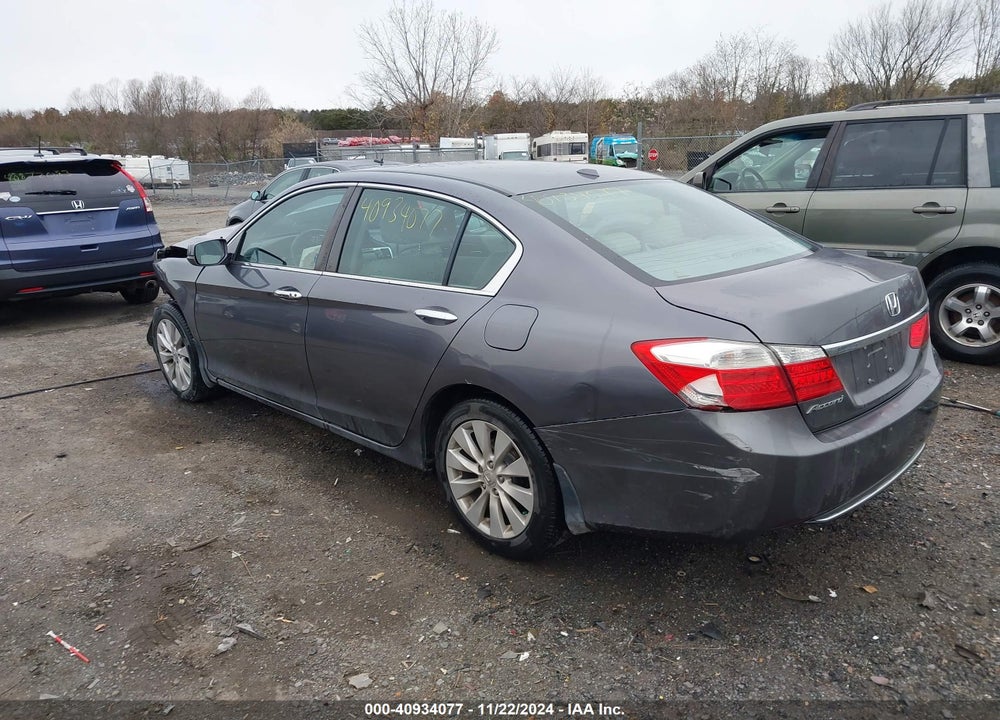 2015 HONDA ACCORD VIN: 1HGCR2F85FA135510