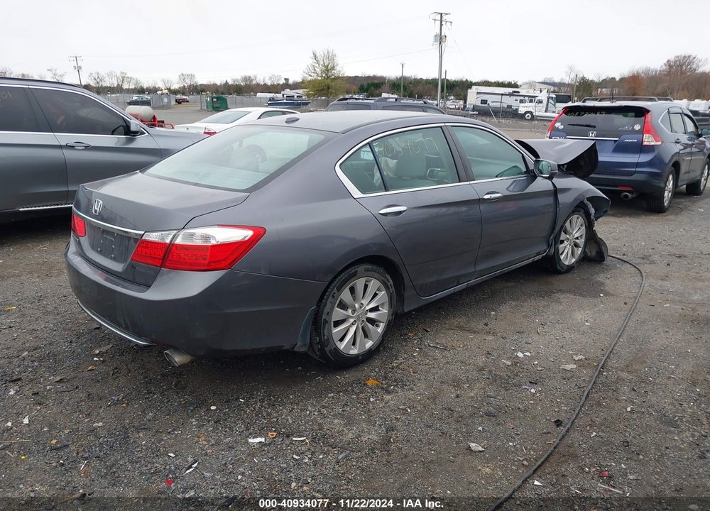 2015 HONDA ACCORD VIN: 1HGCR2F85FA135510