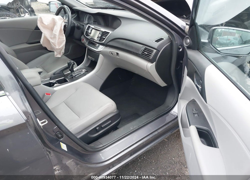 2015 HONDA ACCORD VIN: 1HGCR2F85FA135510
