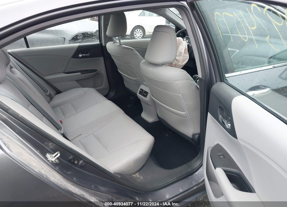2015 HONDA ACCORD VIN: 1HGCR2F85FA135510