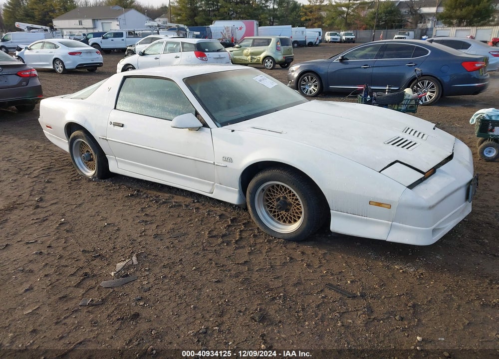 1988 PONTIAC FIREBIRD TRANS AM/GTA VIN: 1G2FW2187JL215470