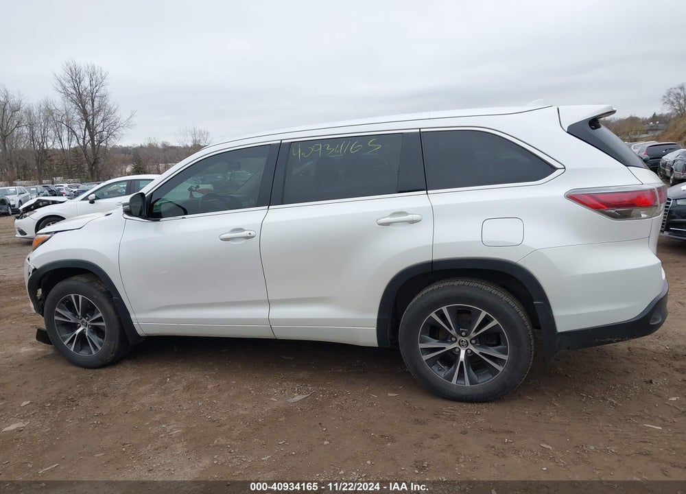 2016 TOYOTA HIGHLANDER XLE V6 VIN: 5TDJKRFH7GS226060