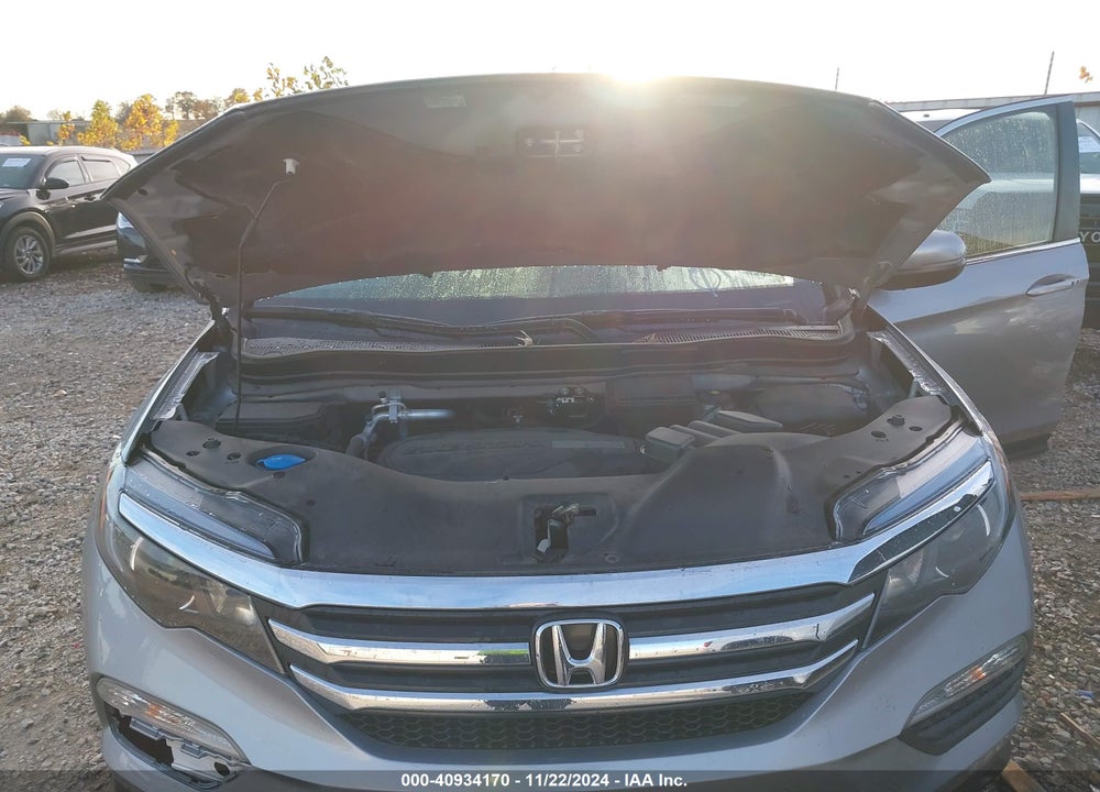 2018 HONDA PILOT EX-L VIN: 5FNYF6H55JB013351