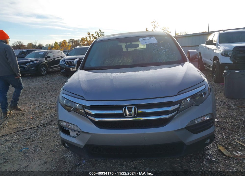 2018 HONDA PILOT EX-L VIN: 5FNYF6H55JB013351
