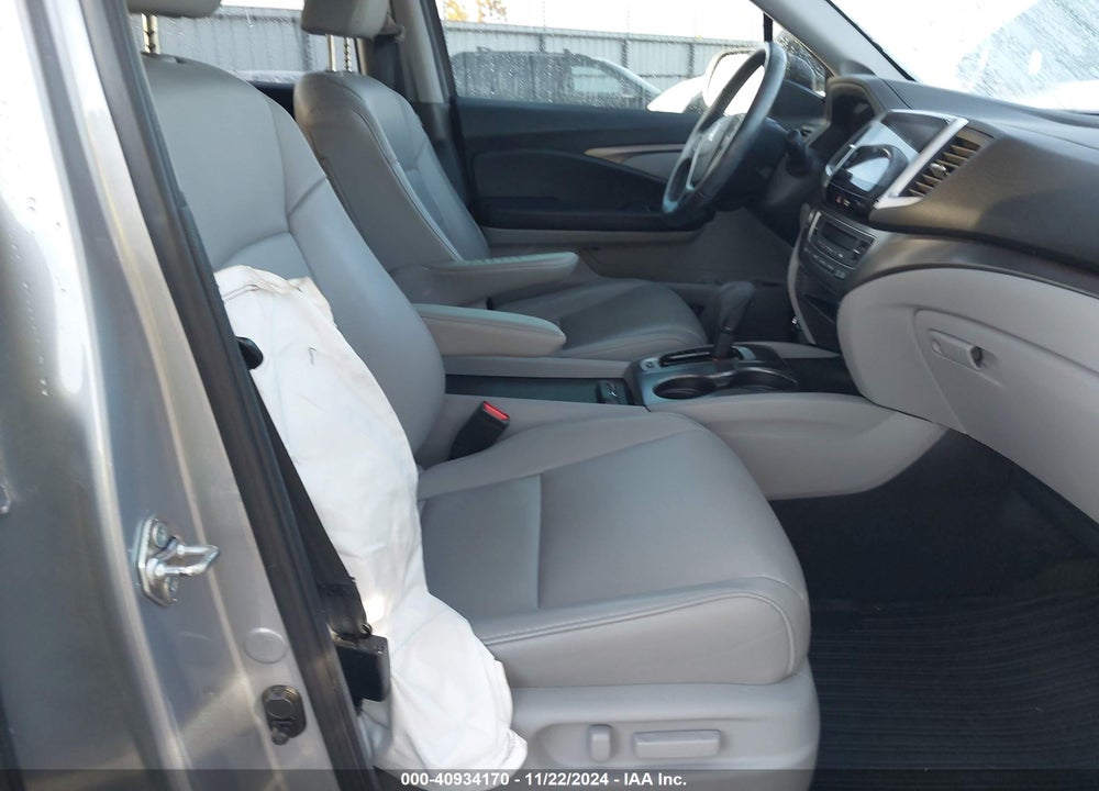 2018 HONDA PILOT EX-L VIN: 5FNYF6H55JB013351