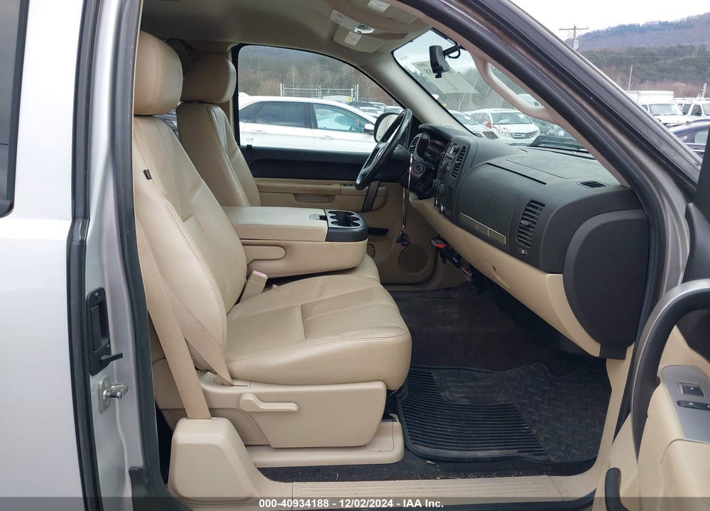 2010 CHEVROLET SILVERADO 1500 LT VIN: 1GCSKSEAXAZ117128