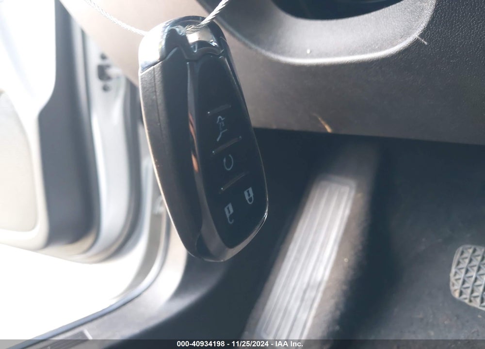 2019 CHEVROLET EQUINOX LT VIN: 2GNAXKEV5K6223054