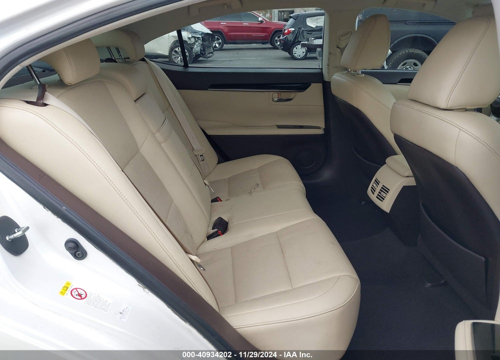 2016 LEXUS ES 350 VIN: 58ABK1GG2GU015635