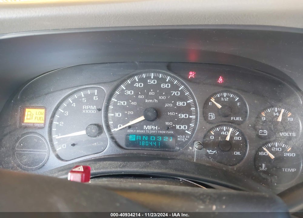 2002 CHEVROLET SUBURBAN 1500 LS VIN: 1GNEC16Z12J145061