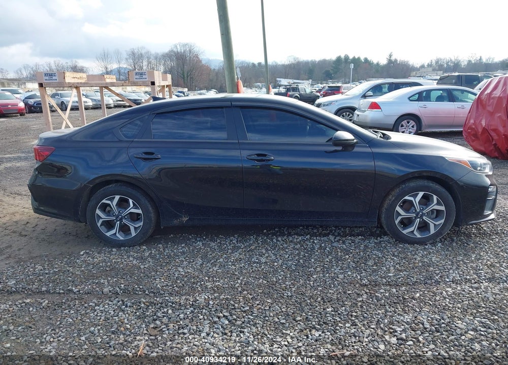 2019 KIA FORTE LXS VIN: 3KPF24AD7KE083353