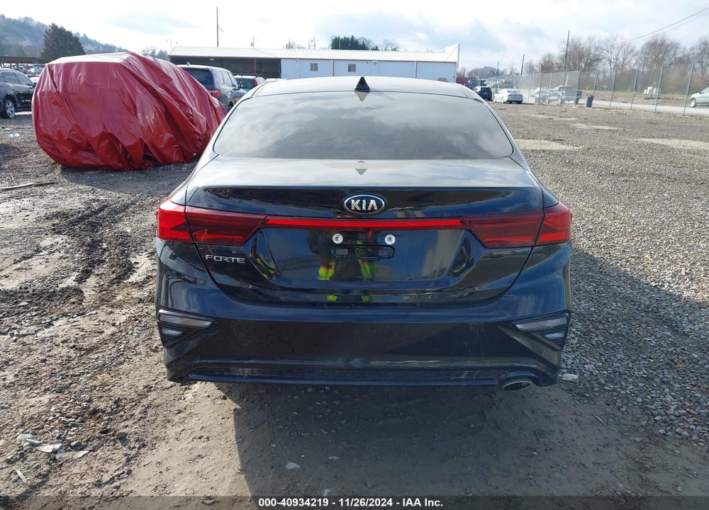 2019 KIA FORTE LXS VIN: 3KPF24AD7KE083353