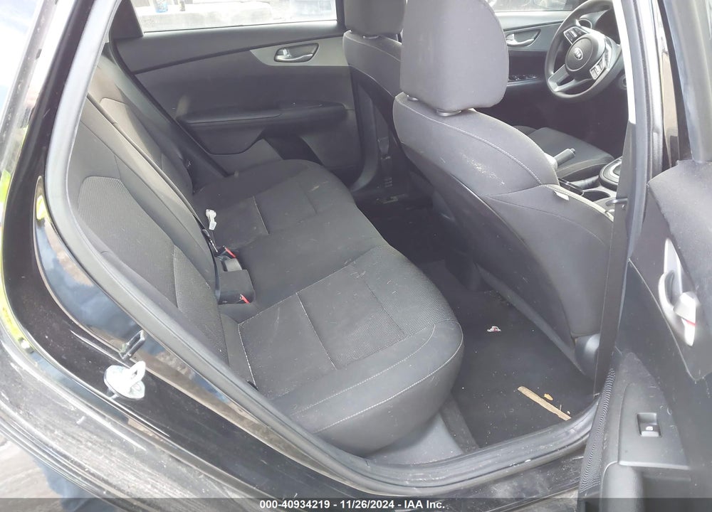 2019 KIA FORTE LXS VIN: 3KPF24AD7KE083353