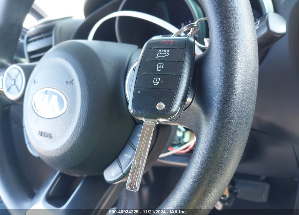2016 KIA SOUL VIN: KNDJN2A2XG7392164