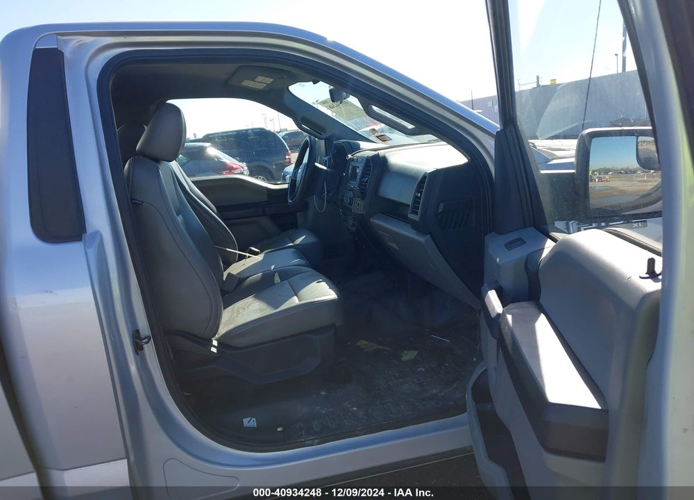 2017 FORD F-150 XL VIN: 1FTMF1C81HKD02601