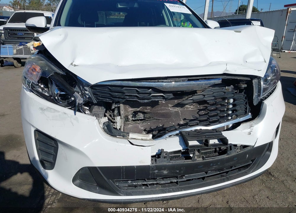 2019 KIA SORENTO 3.3L LX VIN: 5XYPG4A53KG494413