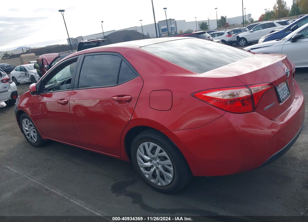 2018 TOYOTA COROLLA LE VIN: 5YFBURHE2JP791740