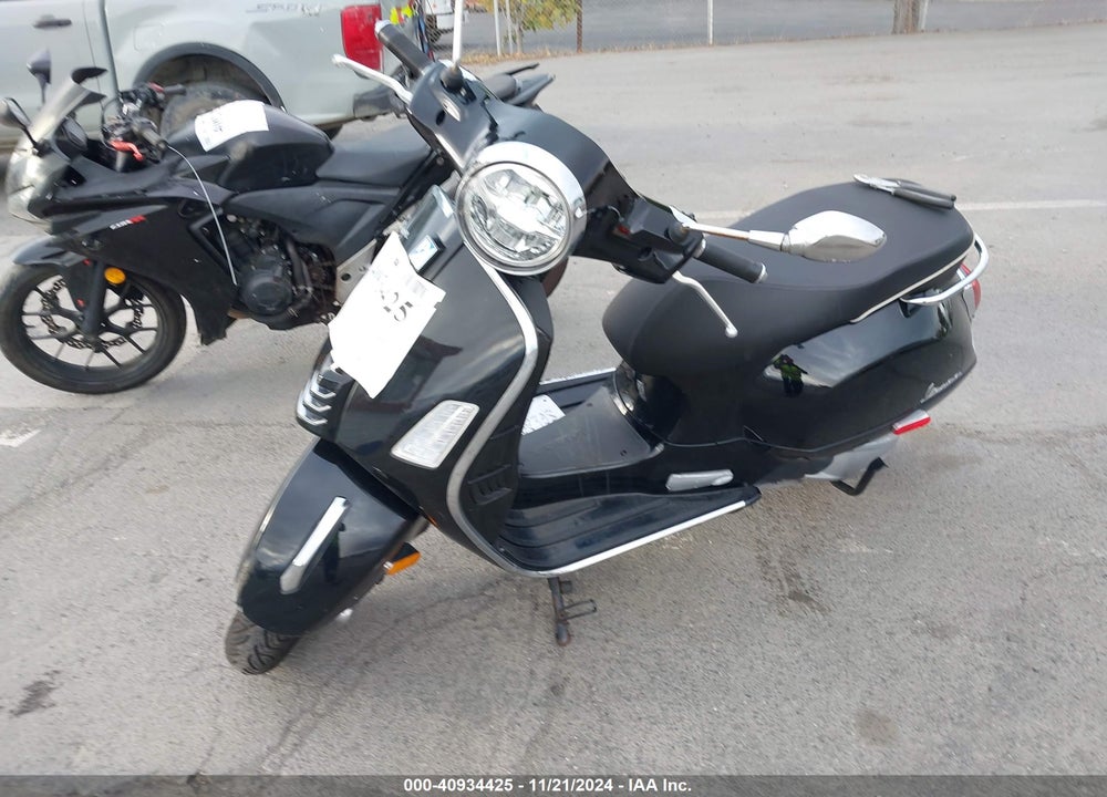 2023 VESPA GTS/SEI GIORNI 300 VIN: ZAPMD39M3P5100585