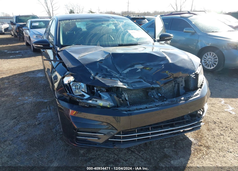 2018 VOLKSWAGEN PASSAT VIN: 1VWAA7A30JC021351